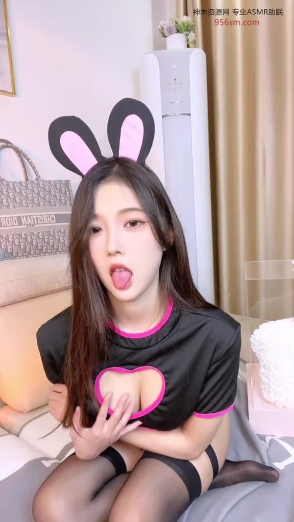 小小奶瓶儿写真 兔基尼
