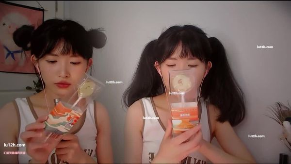 芝麻对辣partme付费asmr舔耳福利，双人左右开弓助眠