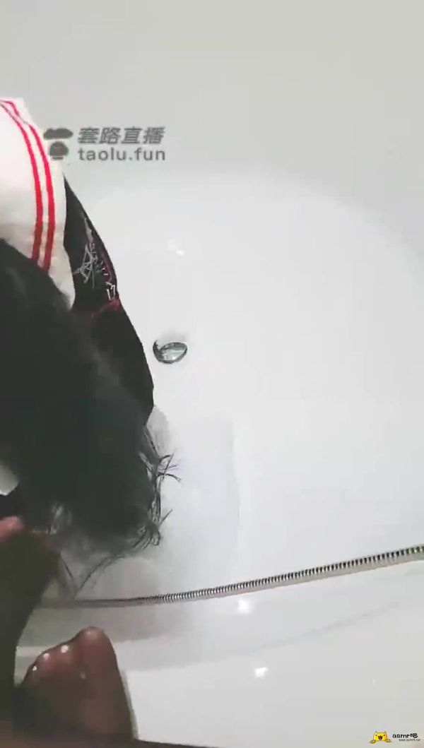 剧情调教女奴圣水淋浴 -维妮
