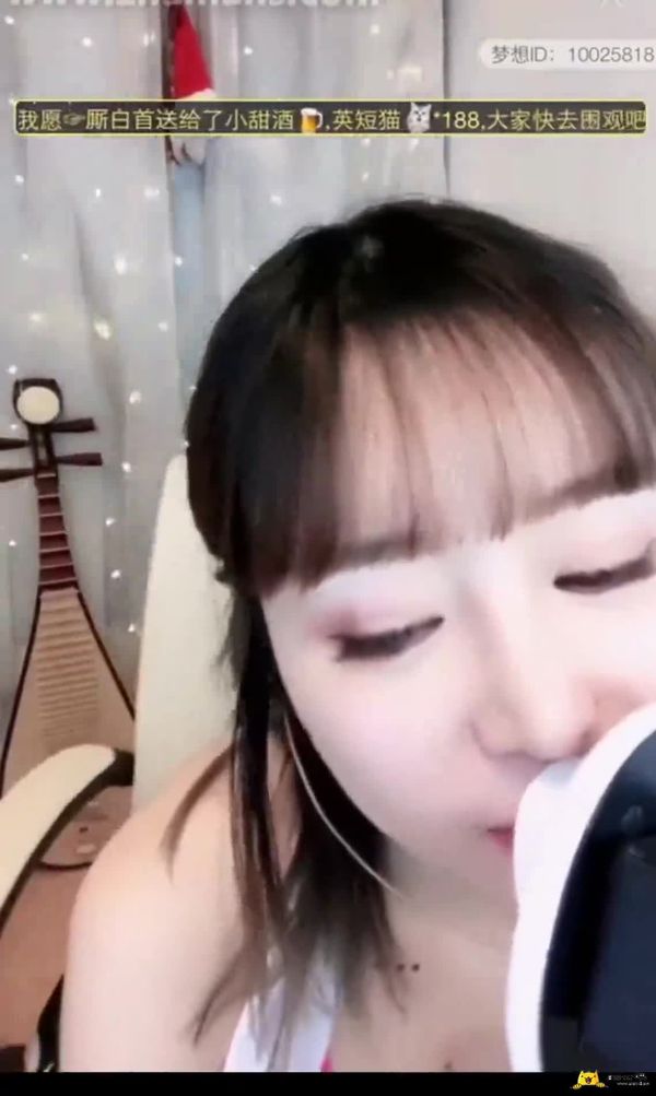王雨纯情趣小护士直播限制级表演ASMR视频