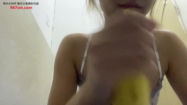 Ginkgozz 吃香蕉