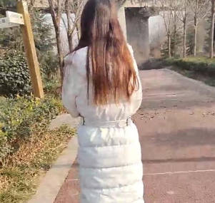 海角社区・偷约嫂子去公园